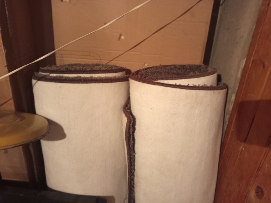 Мокет тъмно кафяв 2 броя120/400см