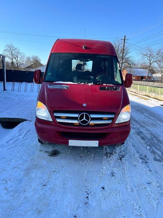 Vand Mercedes-Benz Sprinter cu 7 locuri .2.2  130 cp an 2012