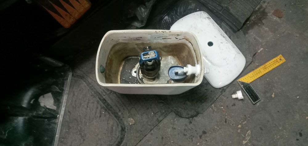 Бачок унитаза  б /у