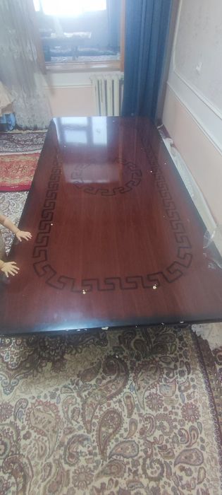 Xontaxta sotiladi stol qilish uchun 4 ta oyoqlar ham bor