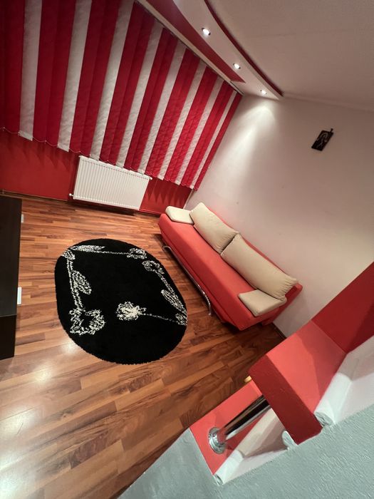 De inchiriat apartament 3 camera