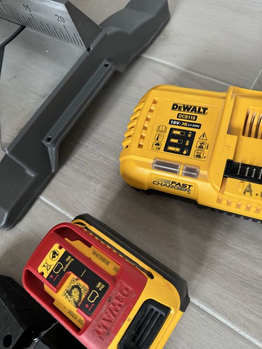 Circular Dewalt DCS 777T2