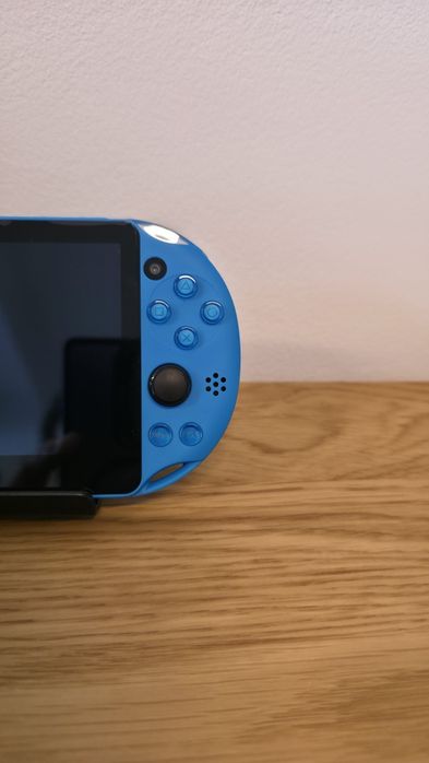 Playstation Vita 2000, Modat, 1500 jocuri, 10 in 1
