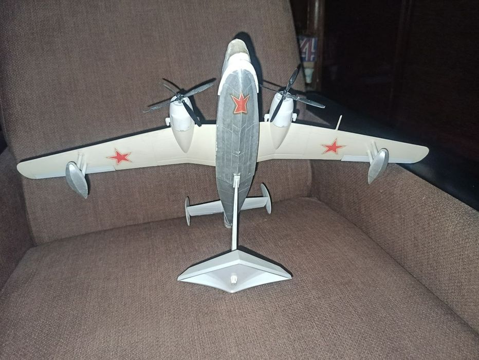 Модель самолёта БЕ-6 пластикарт ГДР