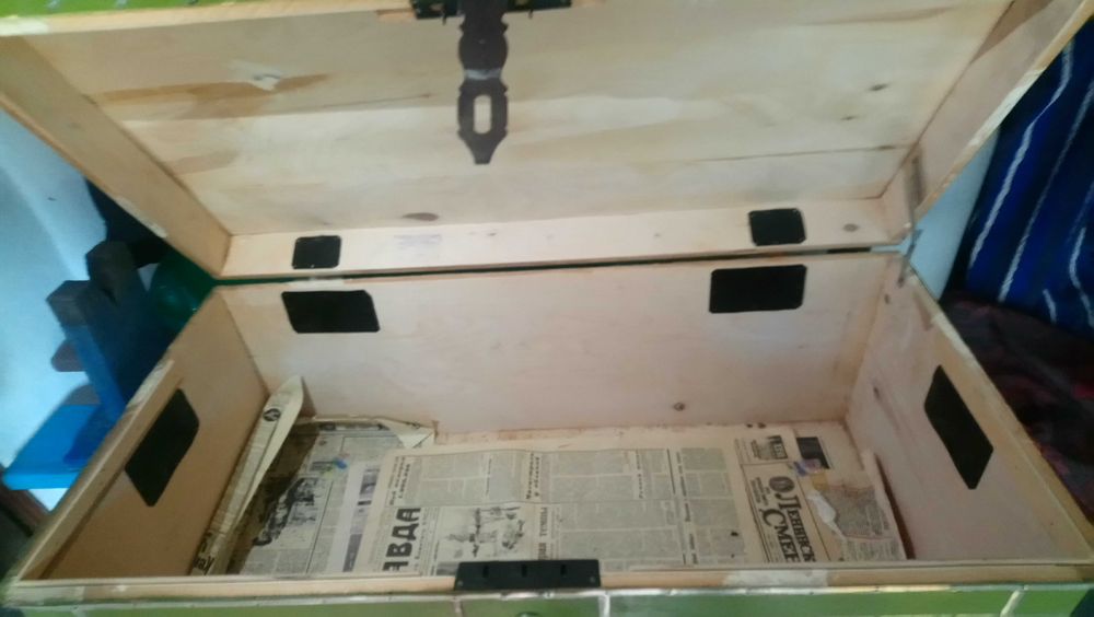 Сундук старинный