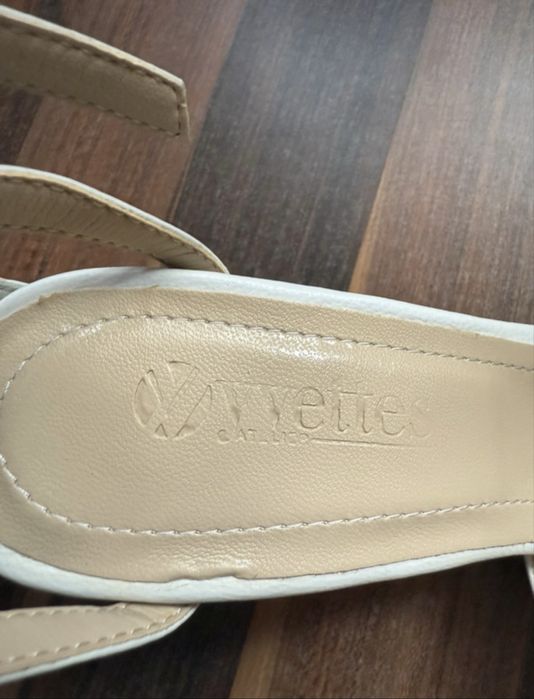 Pantofi din piele de box Yvette