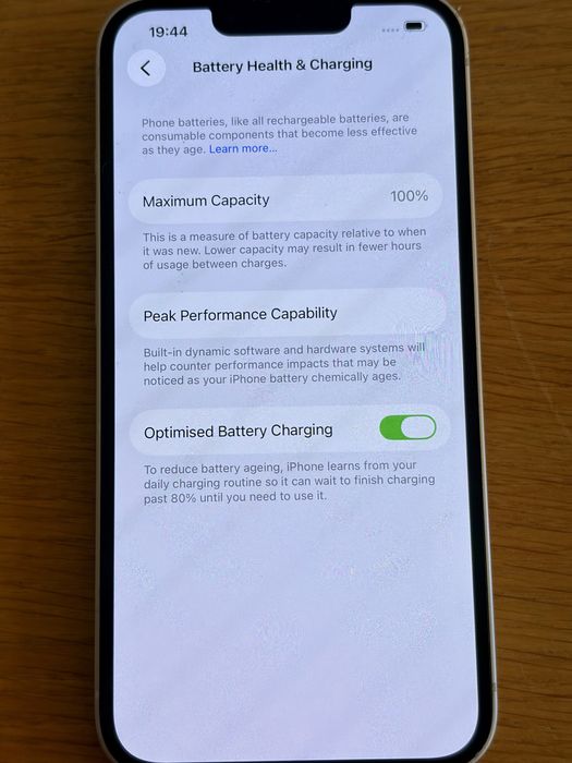 iPhone 13 с  батерия 100%
