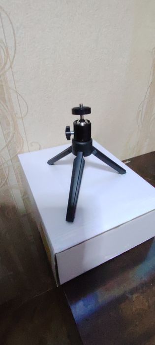 Смарт проектор модел V5 + екран