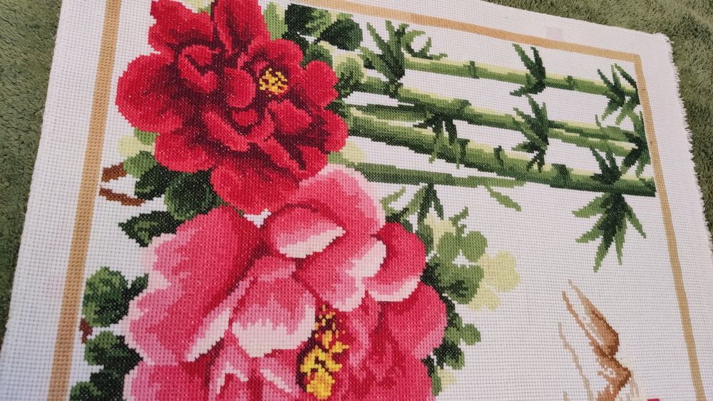 Продам картину вышитую крестиком