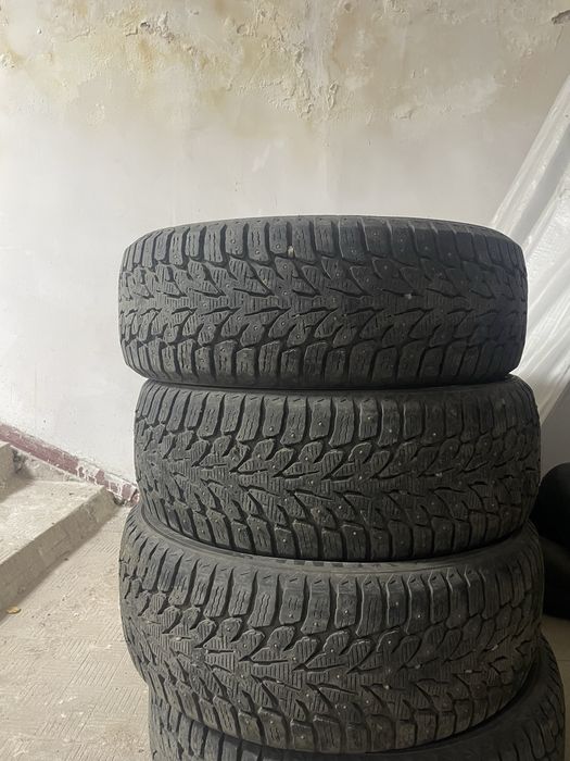 Зимние шипованные шины 215/55/16