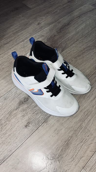 Кроссовки DEMIX..