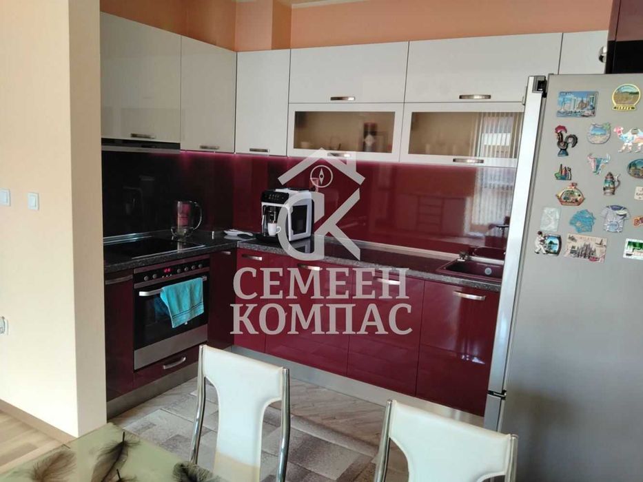 Двустаен апартамент в Остромила