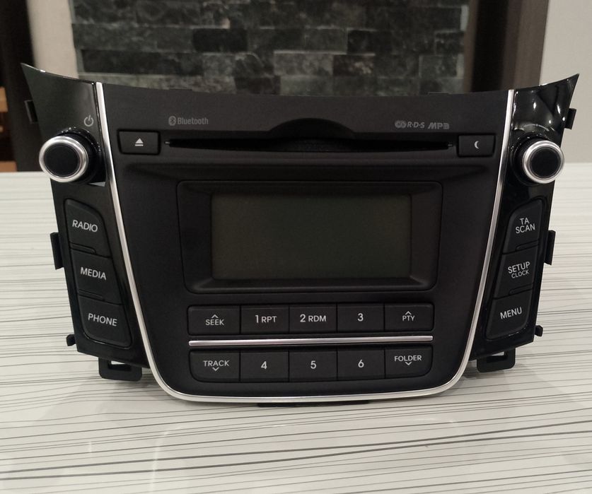 Оригинално радио - Hyundai i30 2012 - 2015