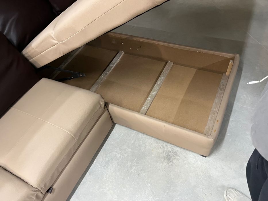 Кожен разтегателен диван