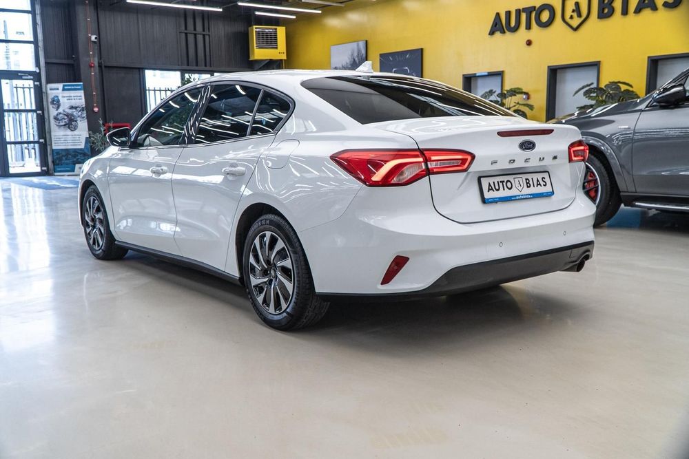FORD Focus 2022 — imagine 5
