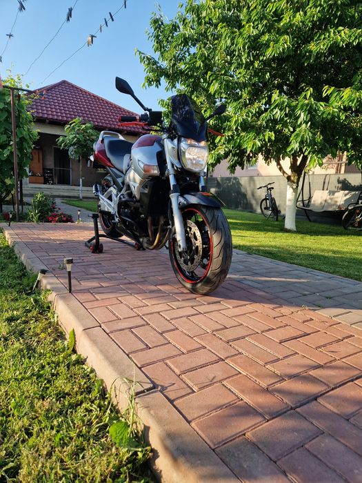 Suzuki  gsr  600