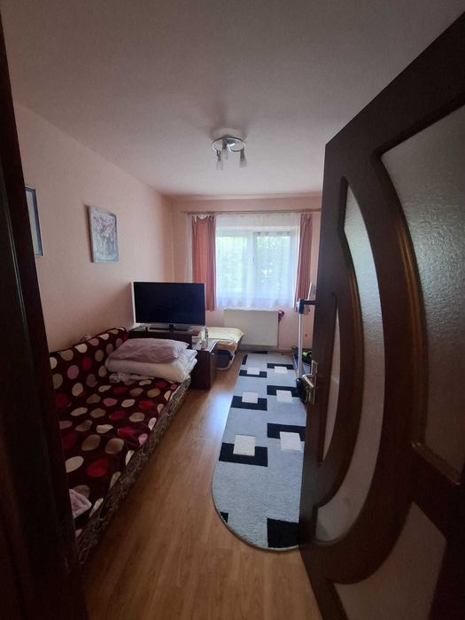 Apartament spațios 4 camere et 3 – Tractorul, Brașov | 76,6 mp utili +  balcoane | Luminos, practic și gata să devină „acasă”