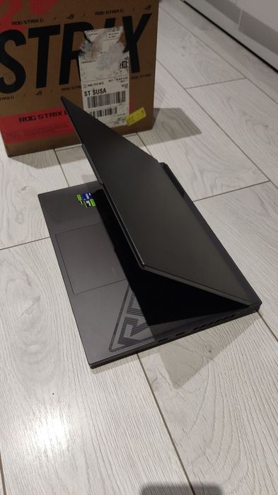 Игровой ноутбук Asus Rog Strix G16