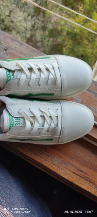 Белые кроссовки 38,5- 39 размер (новые)