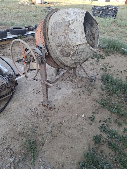 Продам бетономешалку 380