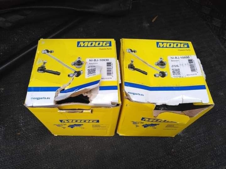 2 броя за 50 лв. Шарнири Предни долни за Форд Маверик и Нисан Терано