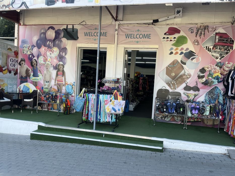 Работещ търговски комплекс / ресторант в център Златни Пясъци