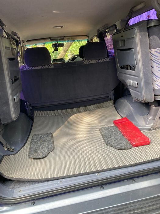 Машина Тойота ленд крузер Прадо