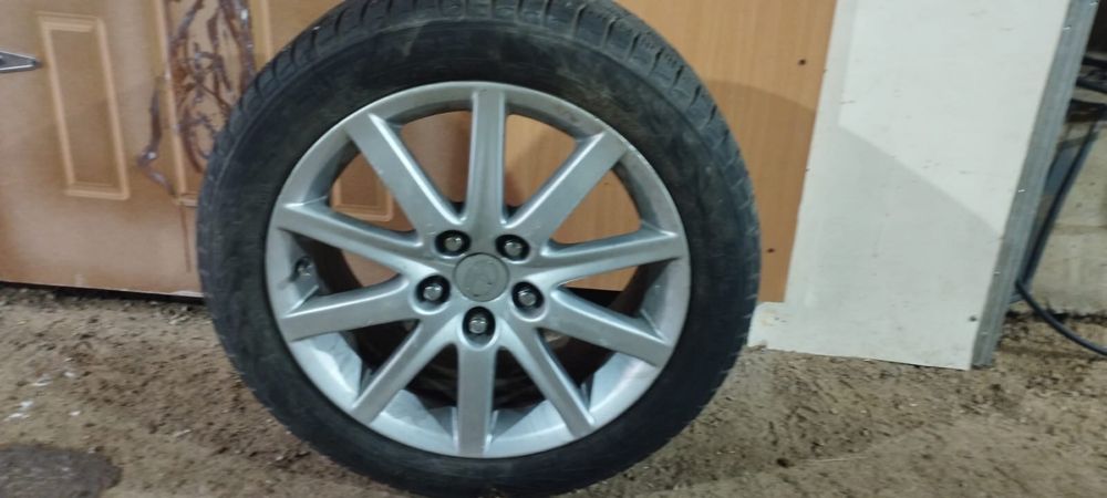 Продам колеса на лексус тойота