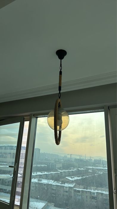 Продам стильную люстру