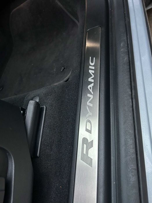 Land Rover Discovery Sport R-Dynamic S / 250 к.с. / 2023 / Реални км