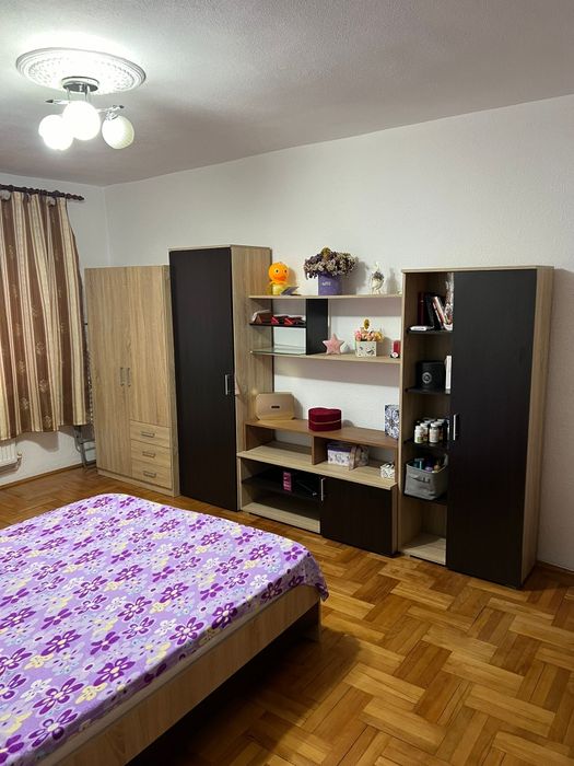 Închiriez apartament 2 camere, decomandate, zona Mărășești/Zamca