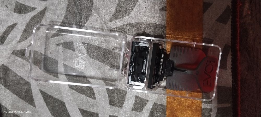 Бритвы с немного необычной формой.