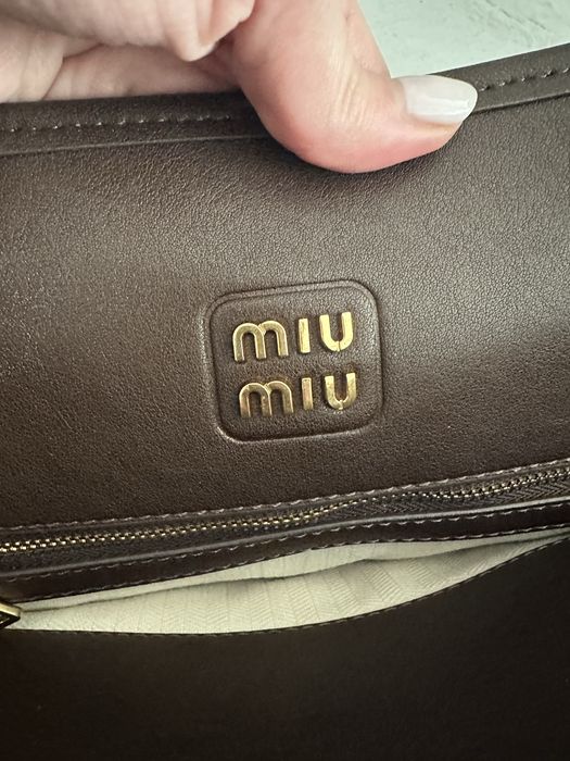 Чанта естествена кожа модел Miu miu