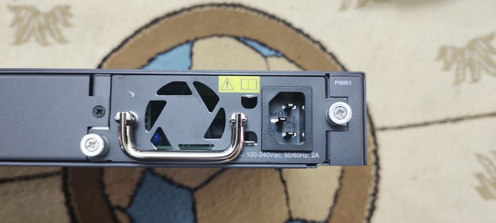 Свич switch Hikvision DS-3E3754TF Управляемый коммутатор L3