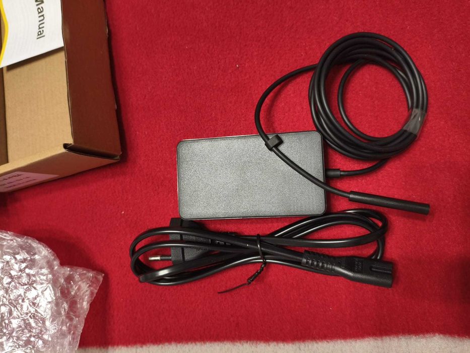 Încărcător 65W (15V 4A) pentru Microsoft Surface