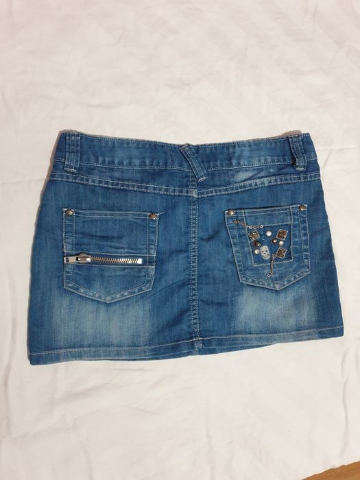 Къса поличка запазена