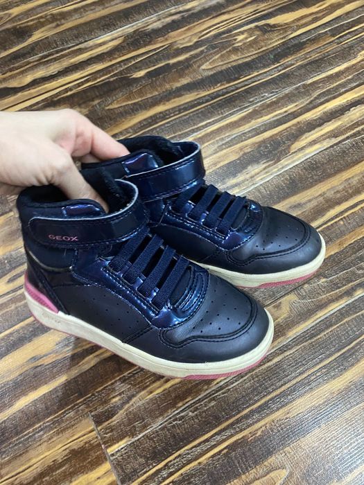 Продам детские кеды geox