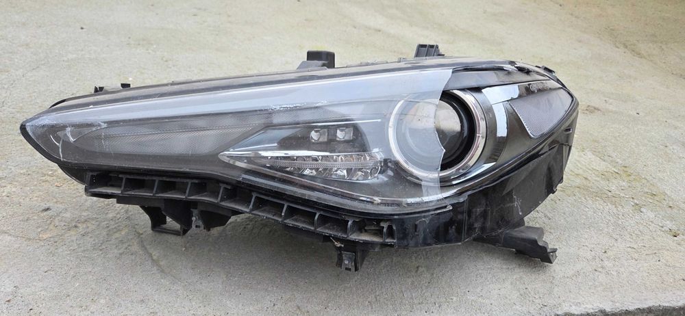 Фар за Алфа джулия