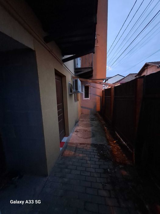 Proprietar inchiriez 2 camere Complex-Lunei complet mobilat