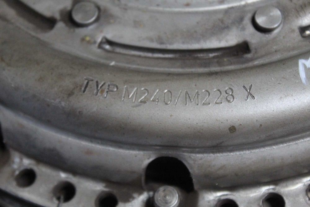 Комплект съединител и маховик Мазда 5 2.0 146кс Mazda 5 2.0 146hp 2005