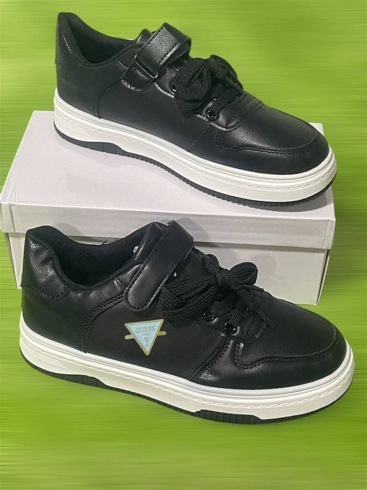 Adidasi dama si barbati