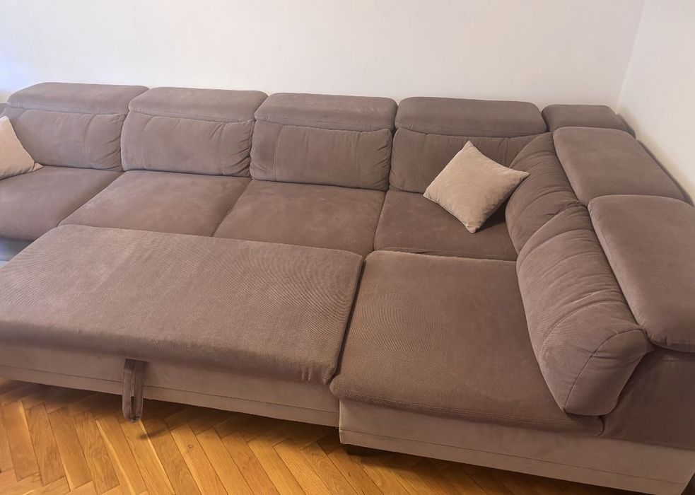 Colțar model deosebit realizat la comanda în stare perfecta.