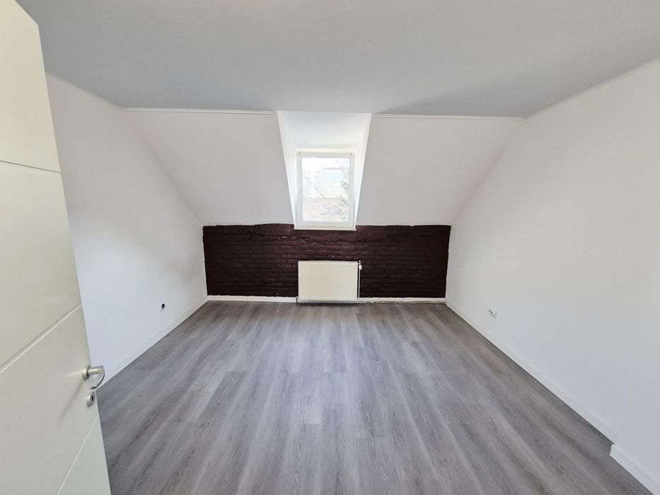 Apartament 3 camere decomandat-81 mp- Copou
