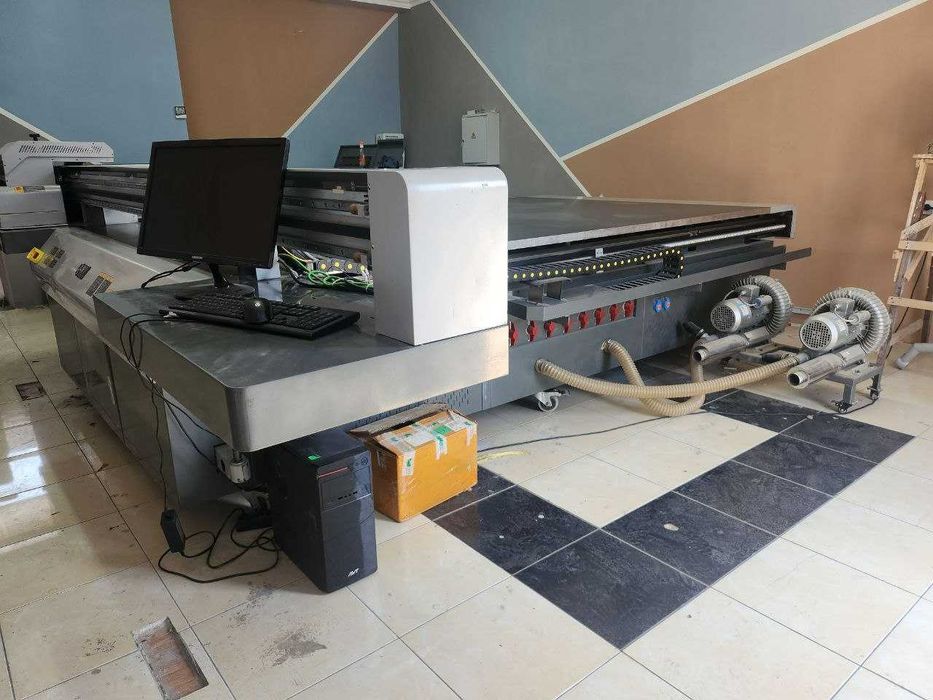 Готовый бизнес. УФ принтер планшетный 200х300см