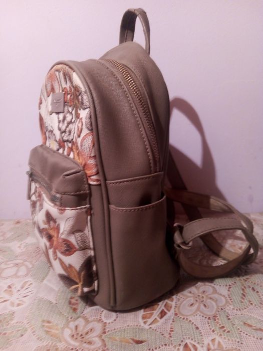 Дамска раница David Jones Paris на цветя, 30 / 25 см