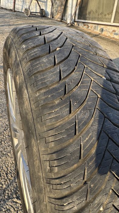 Roti complete 195/65/15 All season Gama VAG