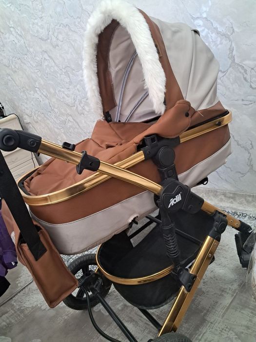 Срочно продам детскую коляску