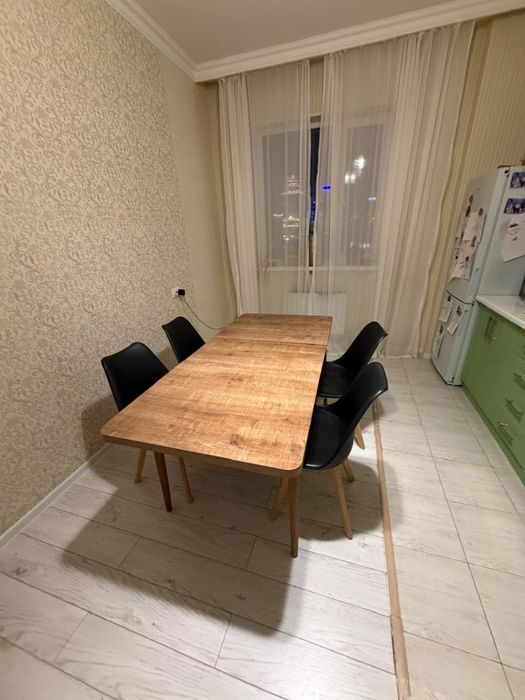 Продается обеденный стол раздвижной