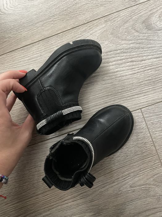 Черни боти с цип
