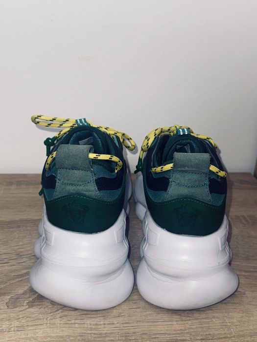 Versace chain reaction